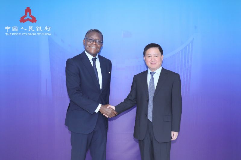 Governor Pan Gongsheng Meets with Bernard Mensah, President of International for Bank of America and Chief Executive Officer of Merrill Lynch International